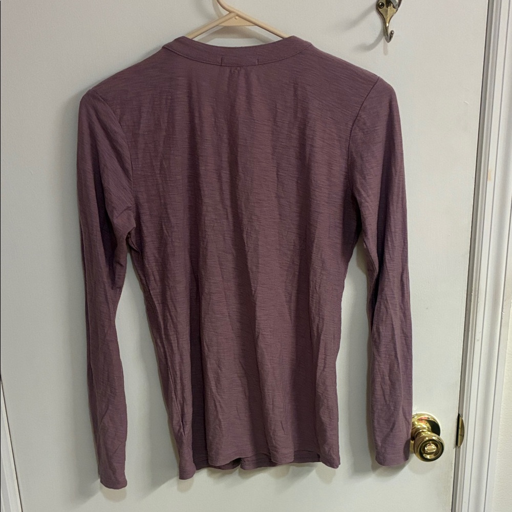 James Perse Mauve Long Sleeve Henley in Sz 1 -equivalent to a small - Picture 2 of 11
